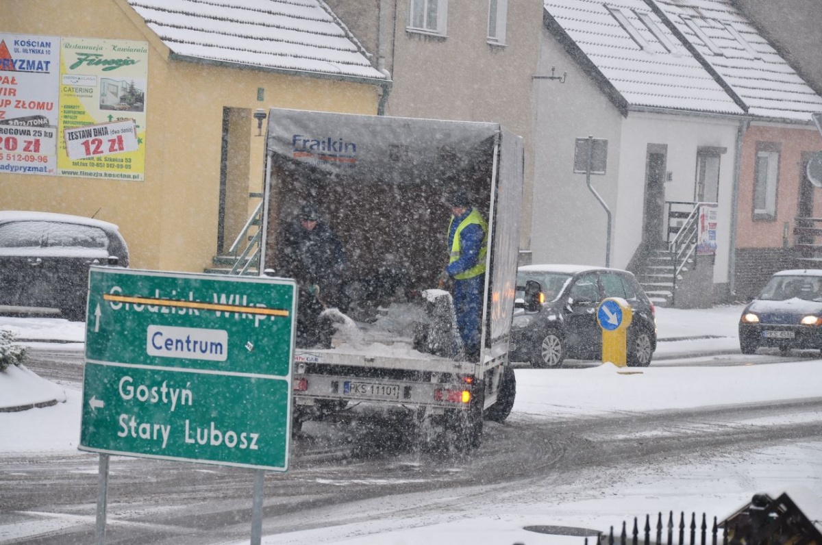 Pierwszy śnieg, kolizje i niecodzienna solarka.