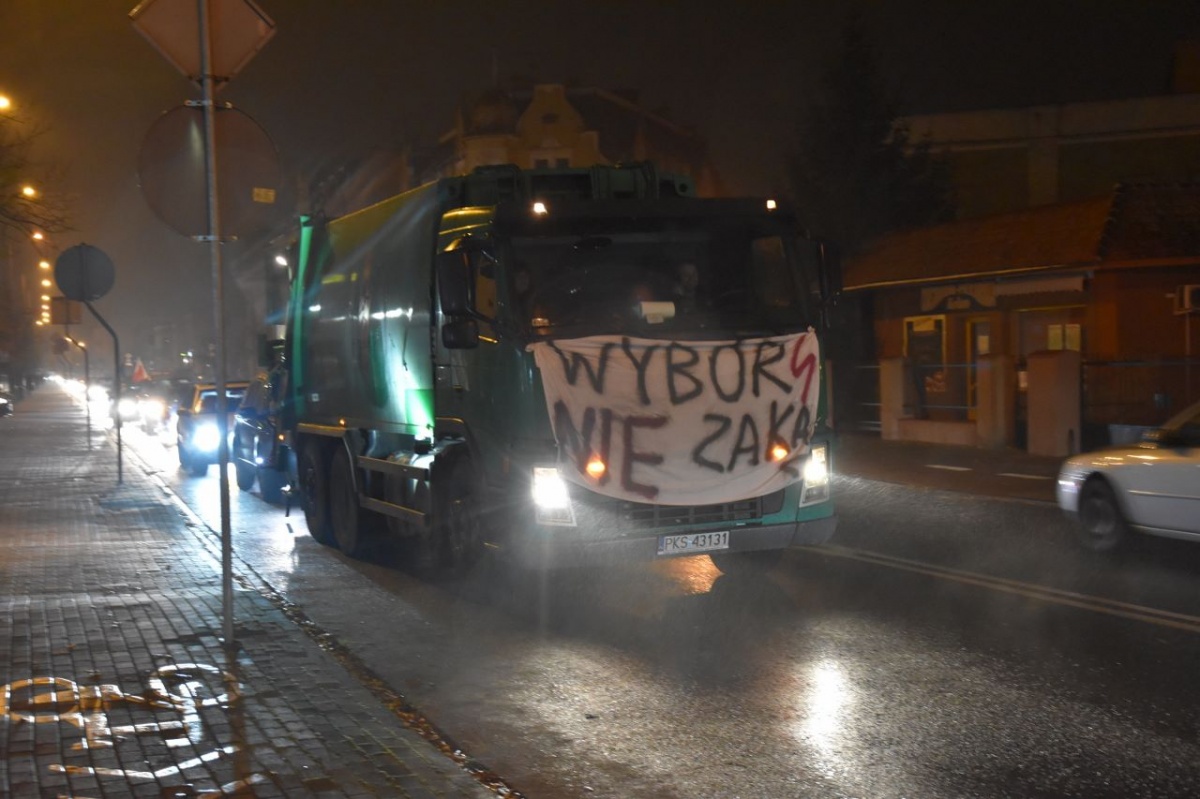 Strajk kobiet po raz siódmy. Znów samochodowy! [ZDJĘCIA]