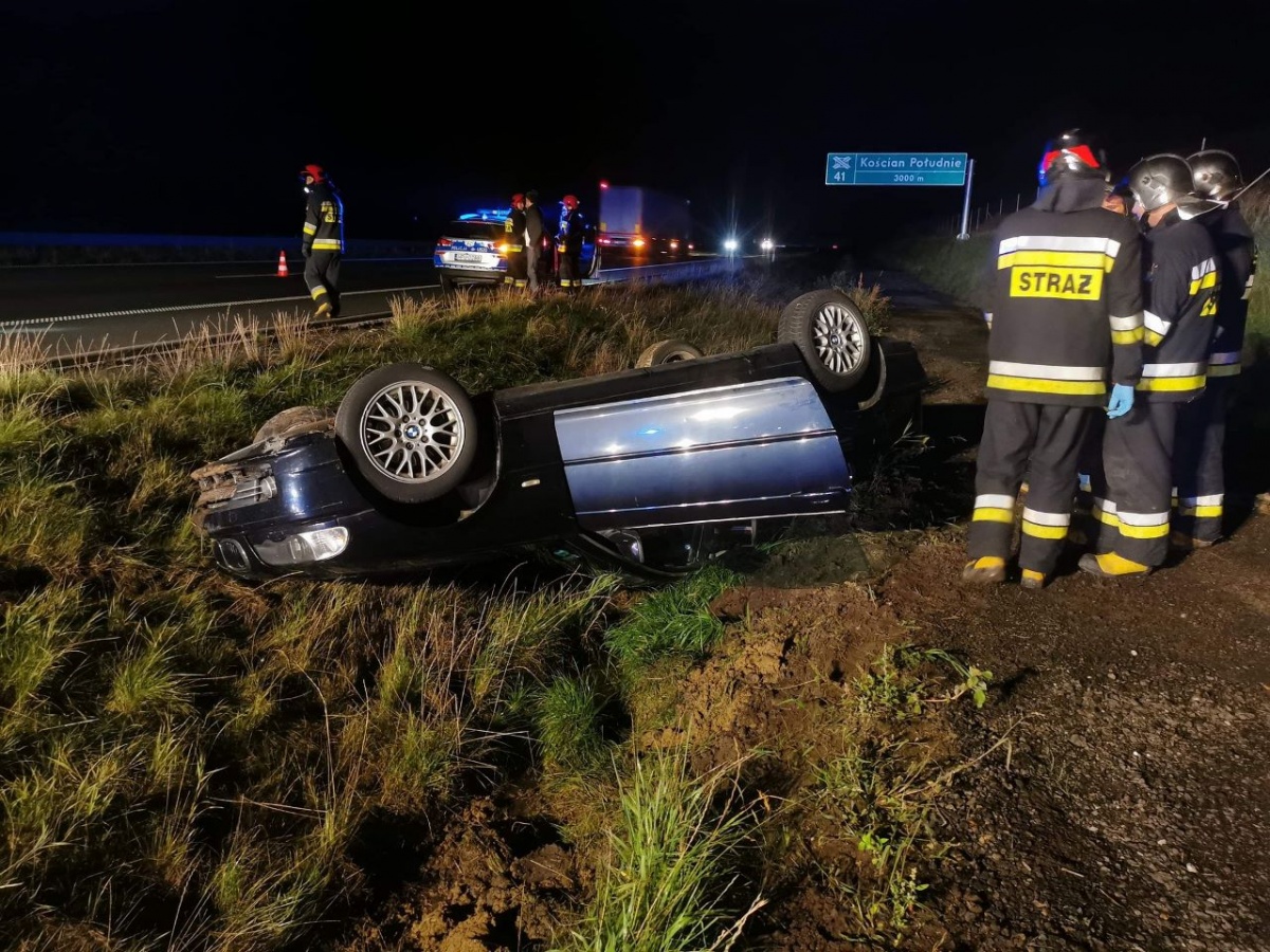 Dachował jadąc BMW na S5 [ZDJĘCIA]