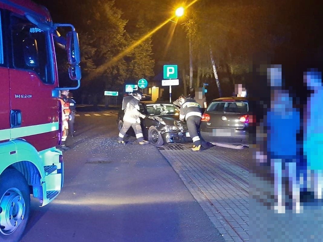 Kierowca golfa nie ustąpił pierwszeństwa [ZDJĘCIA]
