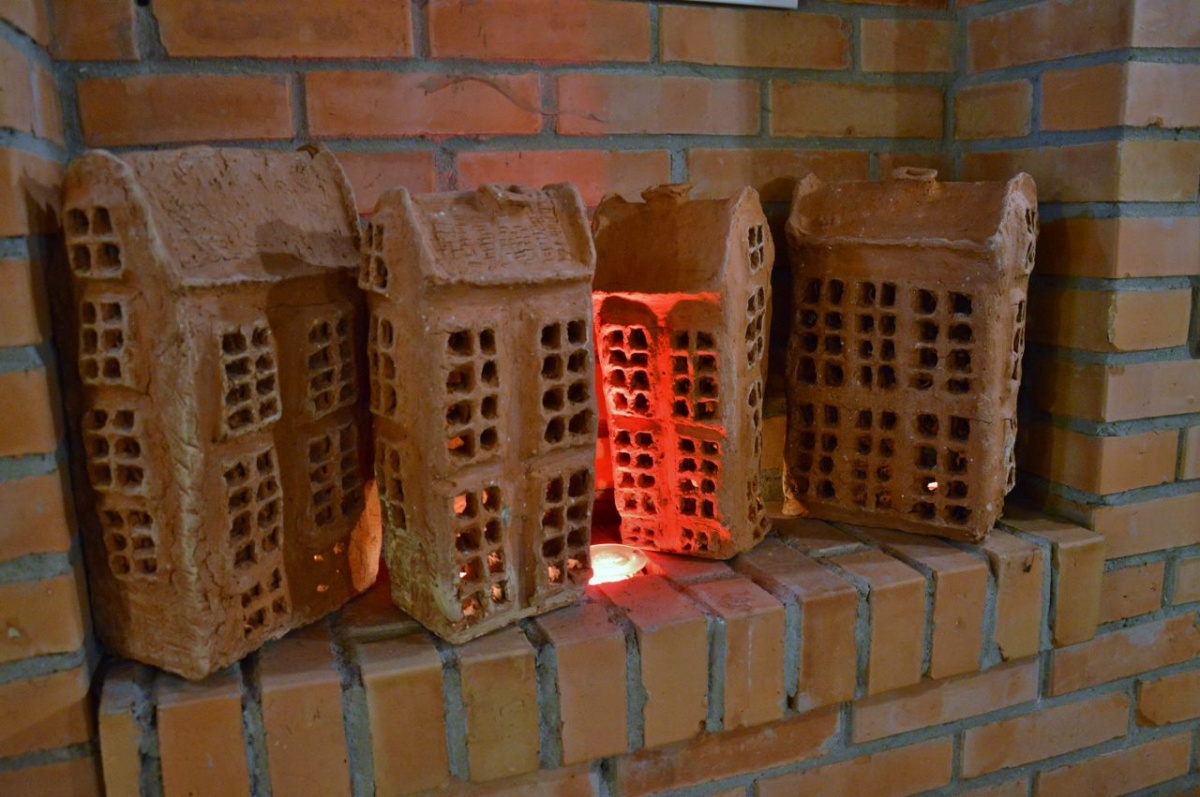 Ceramiczne domy w kawiarni Saskia [ZDJĘCIA]