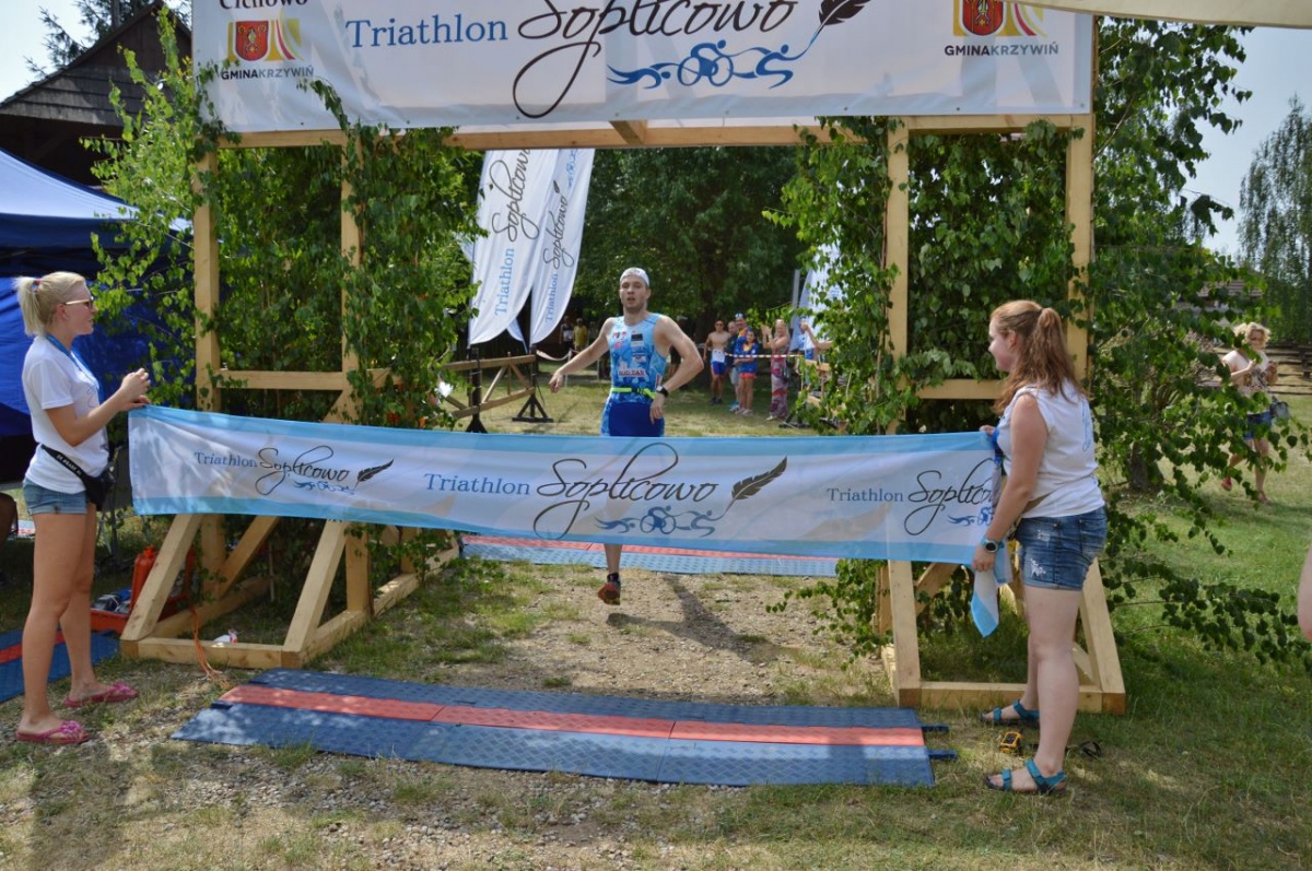 Triathlon Soplicowo. W upale i na trudnej trasie [ZDJĘCIA]