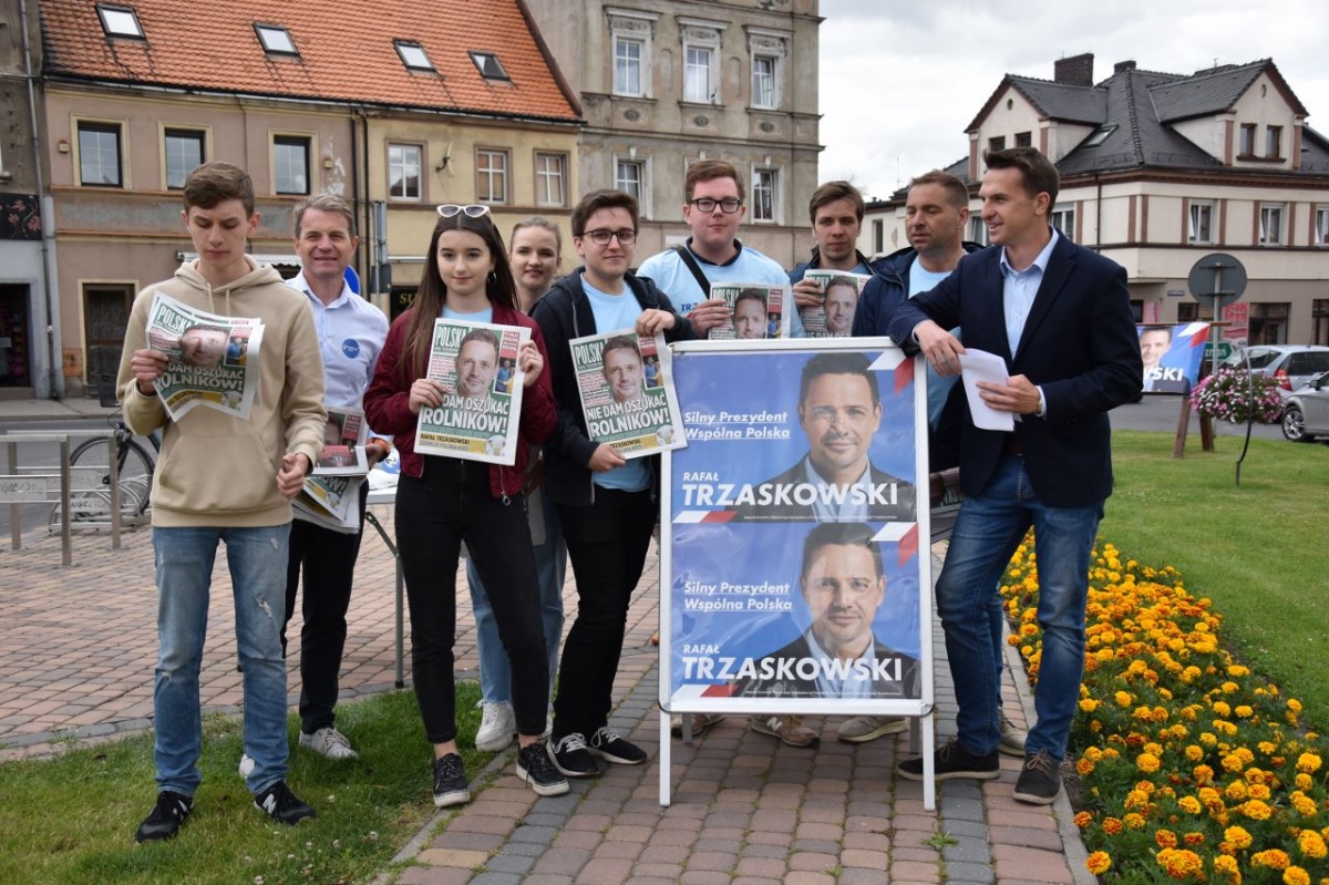 Trzaskowski słucha rolników - mówił Szłapka w Śmiglu.