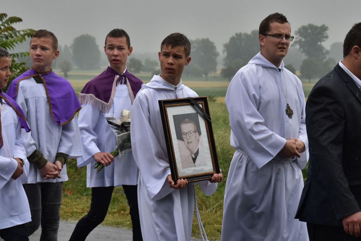 Pogrzeb proboszcza z Jerki, ks. Krzysztofa Królika [ZDJĘCIA]