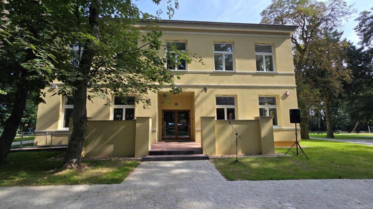 Szkoła w Bronikowie po rozbudowie [ZDJĘCIA]