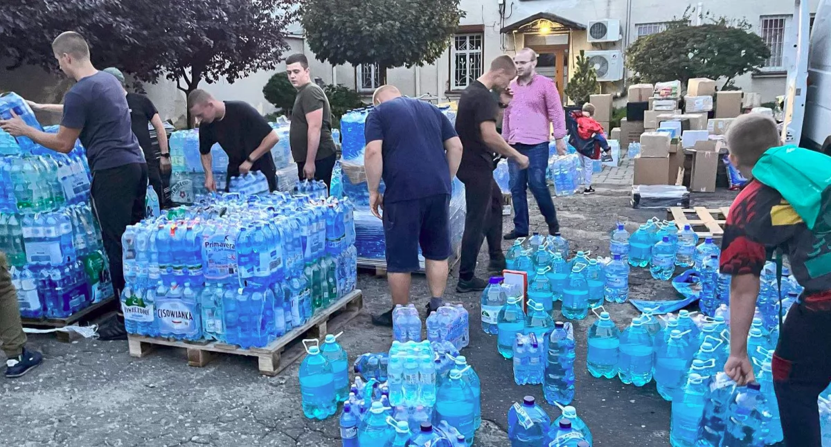 Pierwsze transporty z pomocą dotarły do Polanicy-Zdroju