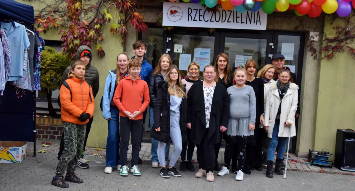 Sklepik rzeczodzielni otwarty w nowym miejscu [ZDJĘCIA]