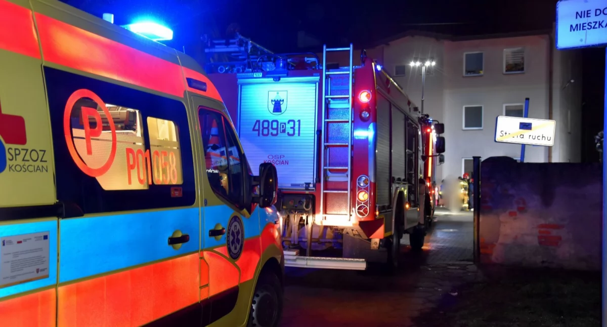 Ewakuacja z bloku przy ul. Gostyńskiej przez nieznaną, duszącą substancję
