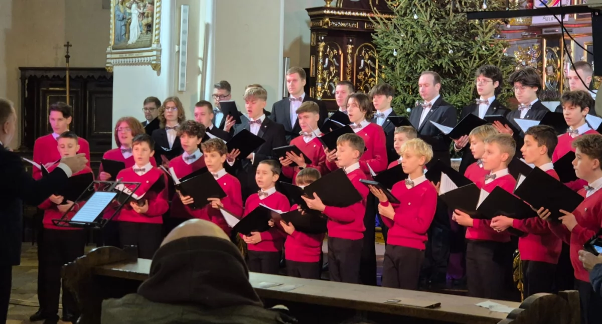 Jarmark na Rynku i koncert Chóru Chłopięcego z Poznania [ZDJĘCIA + FILMIK]