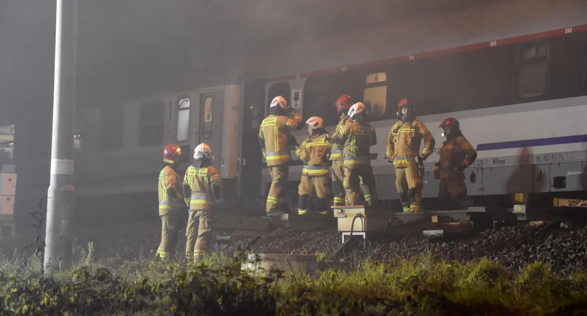 Tragedia na torach! Śmiertelne potrącenie przez pociąg w Kościanie [ZDJĘCIA]
