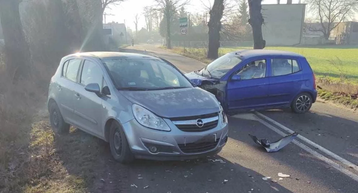 Kolizja dwóch samochodów na drodze Czempiń - Borowo