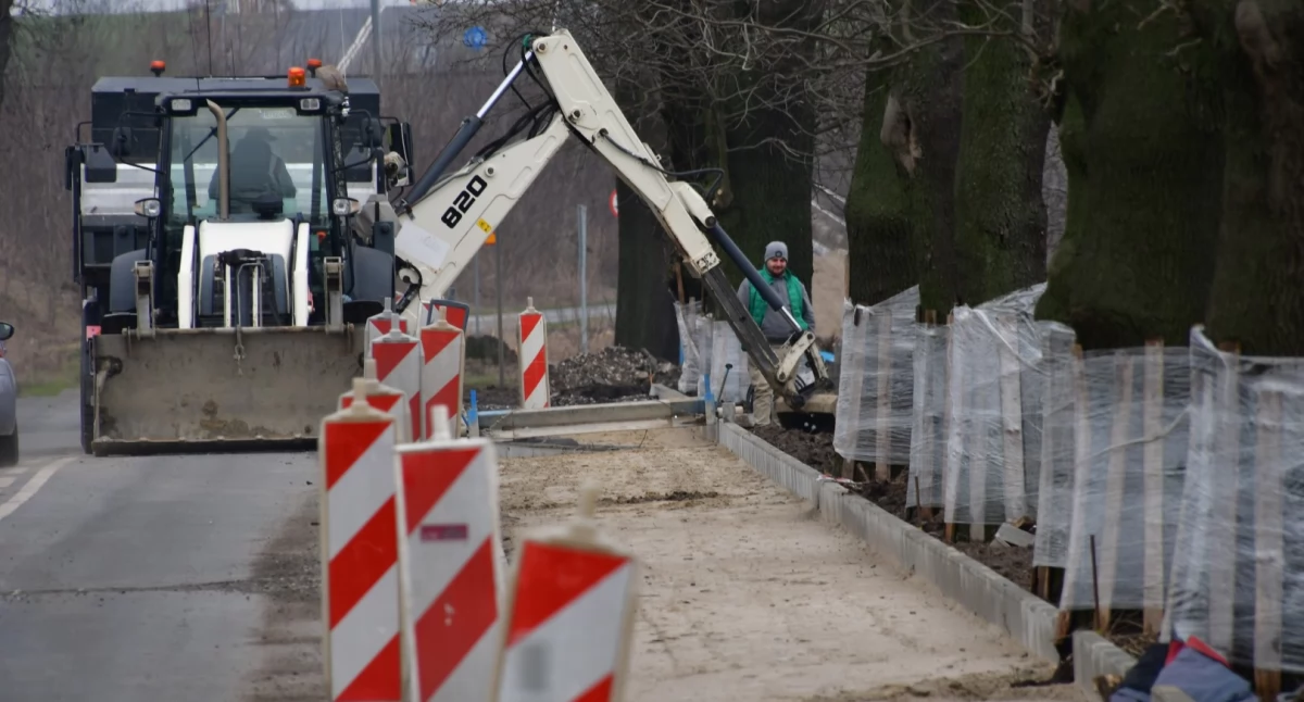 Powstaje ścieżka rowerowa przy drodze Czarkowo - Widziszewo