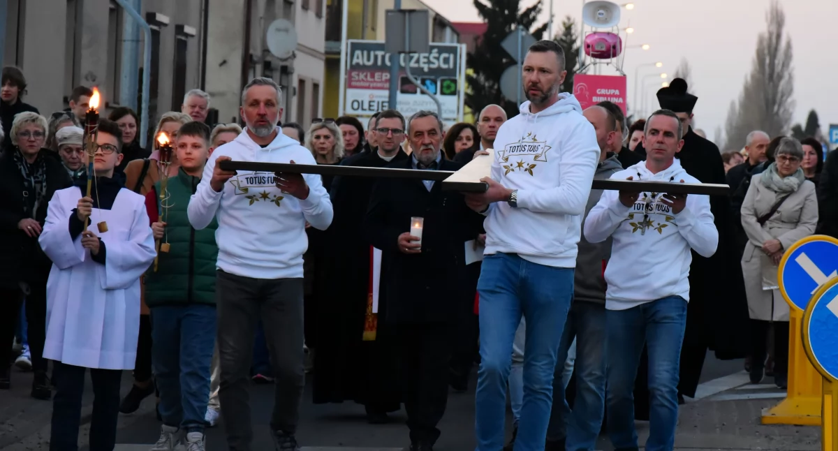 Miejska Droga Krzyżowa ulicami Kościana [ZDJĘCIA]