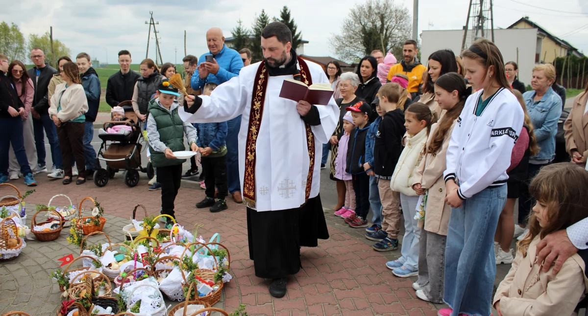 Święcenie pokarmów w Kościanie i Pelikanie [ZDJĘCIA]