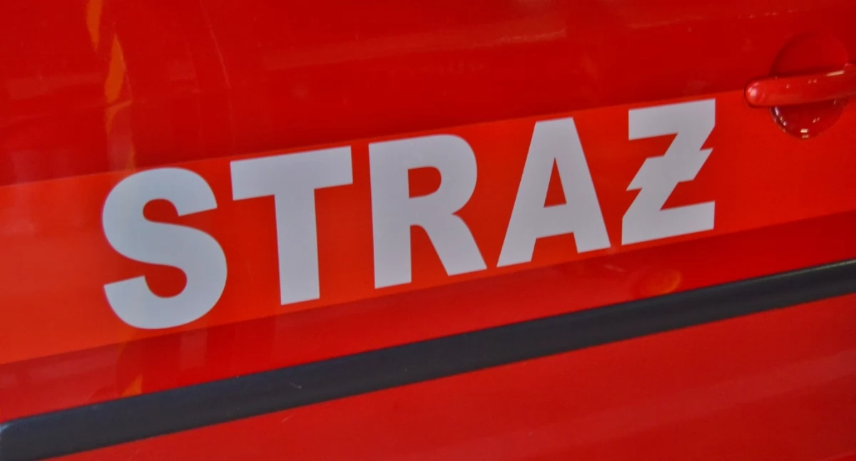 Zadymienie w mieszkaniu. Starszy mężczyzna trafił do szpitala