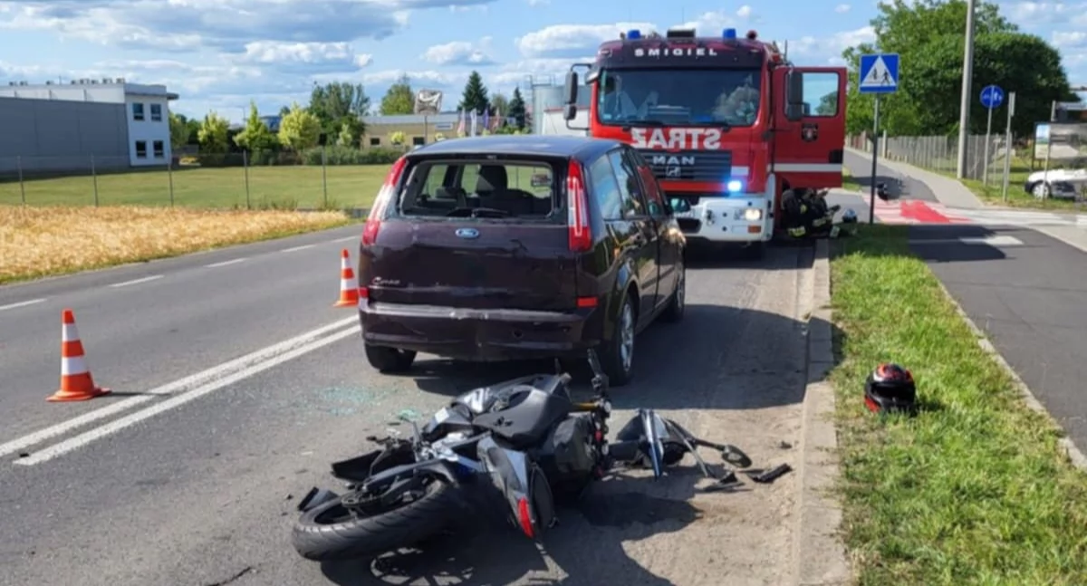 Motorowerzysta najechał na tył osobówki!