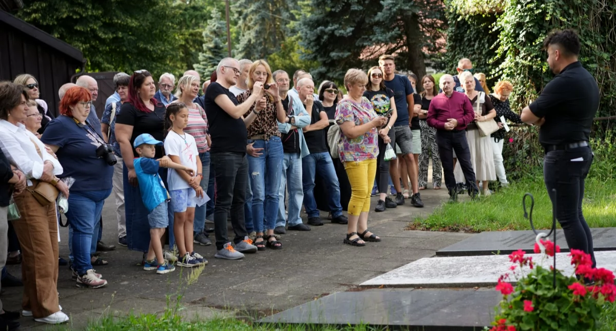 Nocne zwiedzanie powiatu kościańskiego - przybyły tłumy!