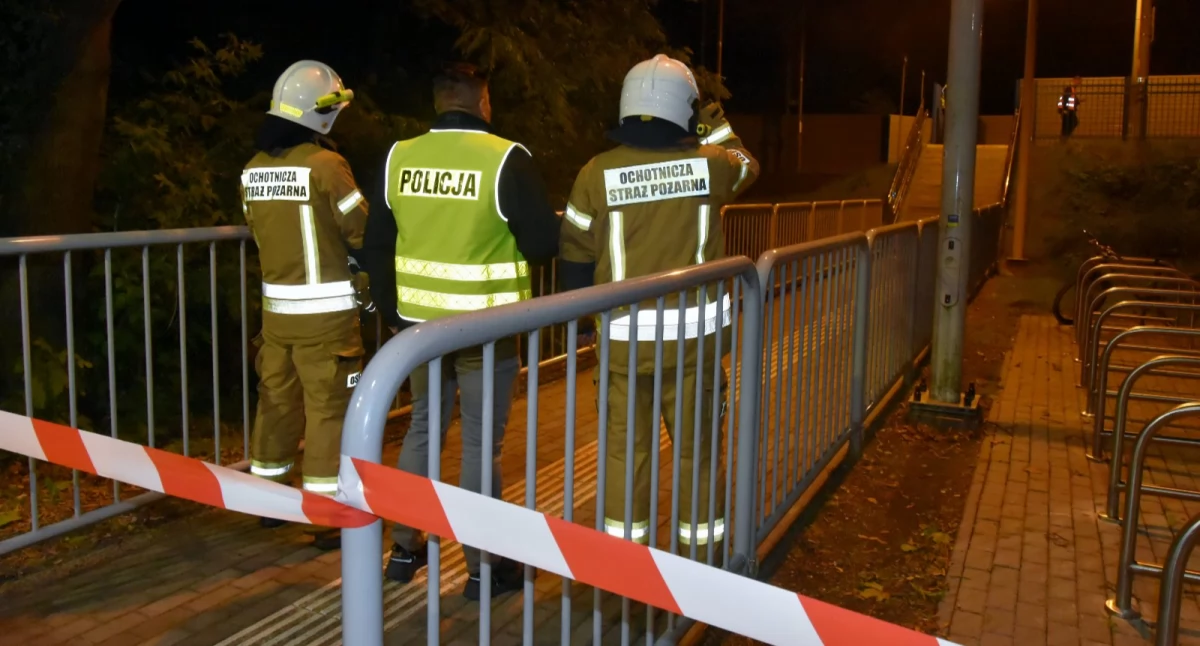 Tragedia na torach. Pod kołami pociągu zginęła kobieta [ZDJĘCIA]