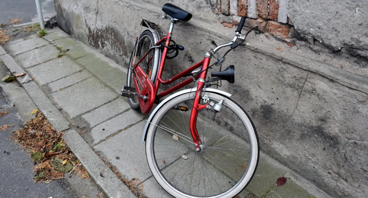 Zderzenie samochodu i rowerzysty w Śmiglu [ZDJĘCIA]