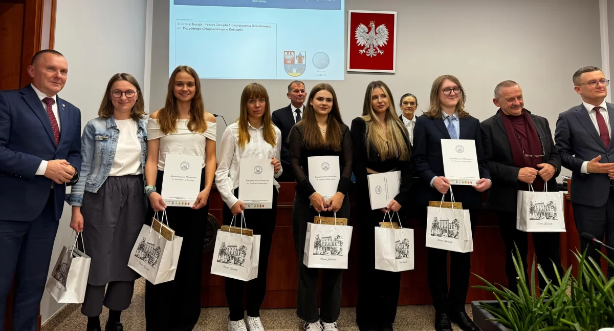 Stypendia dla studentów i nagrody dla uczniów z powiatu kościańskiego