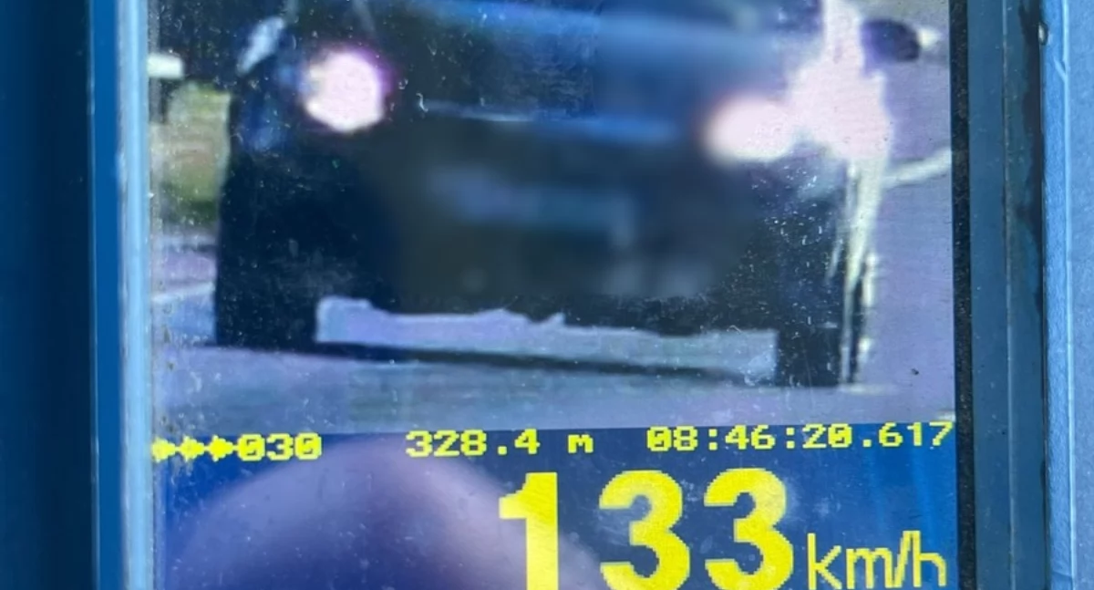 Jechał z prędkością 133 km/h w terenie zabudowanym!