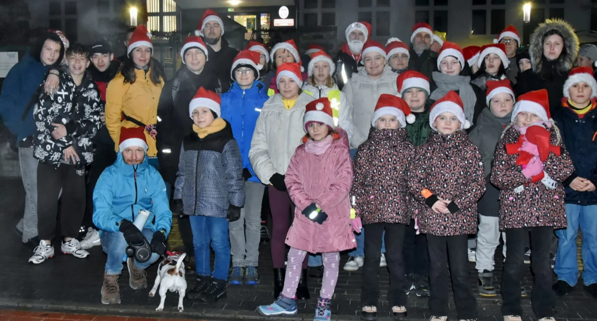 Mikołajkowy spacer na 6 kilometrów po Kościanie [ZDJĘCIA]