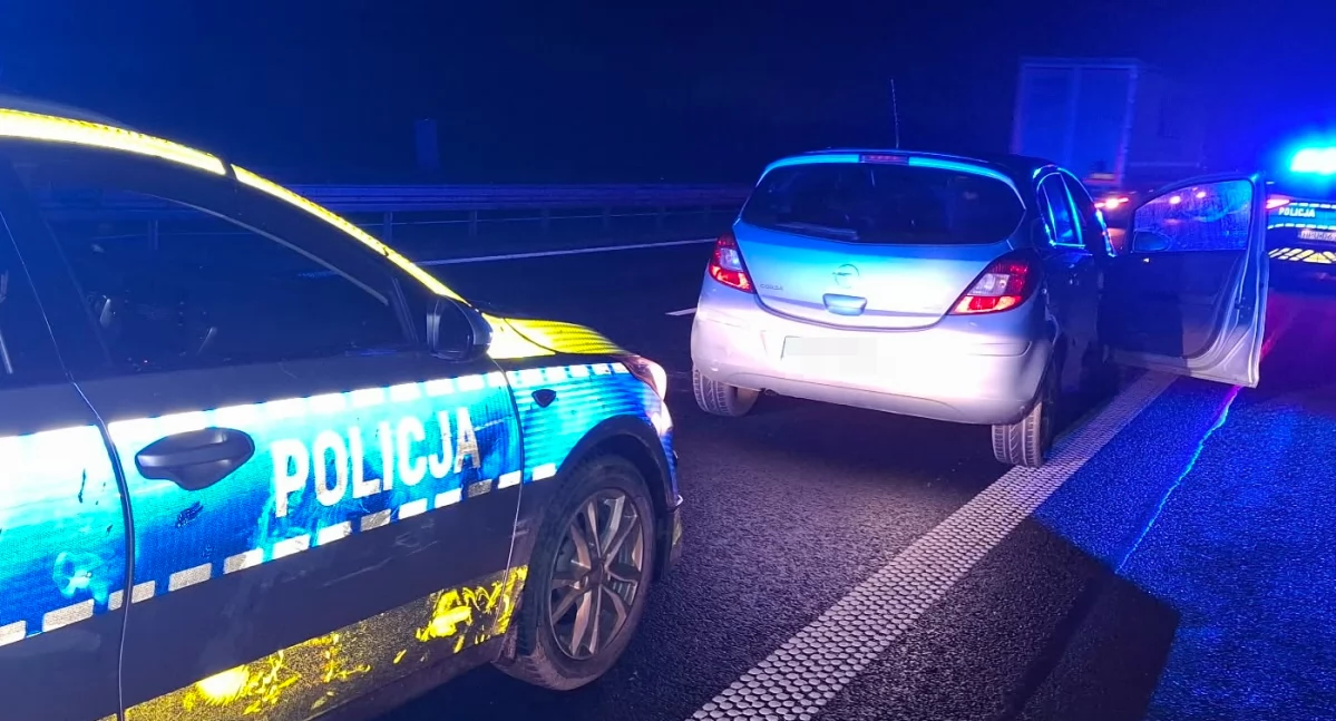 Pościg zakończony kolizją z radiowozem. Miał 5 aktywnych zakazów kierowania!