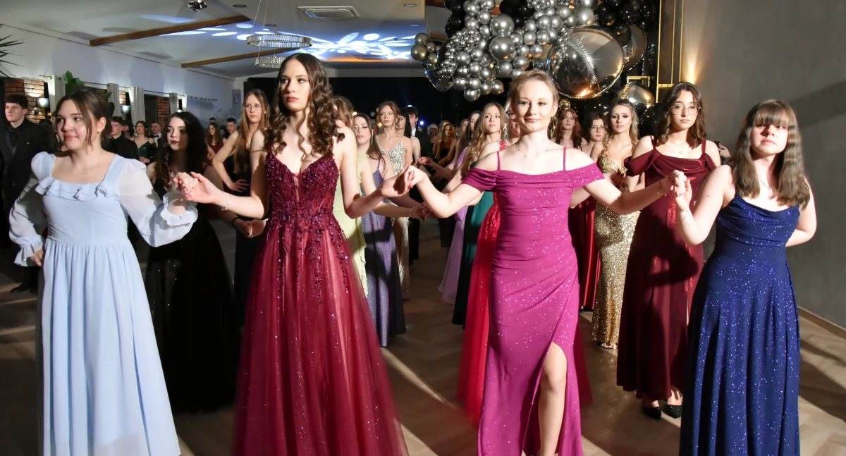 Studniówka maturzystów z 