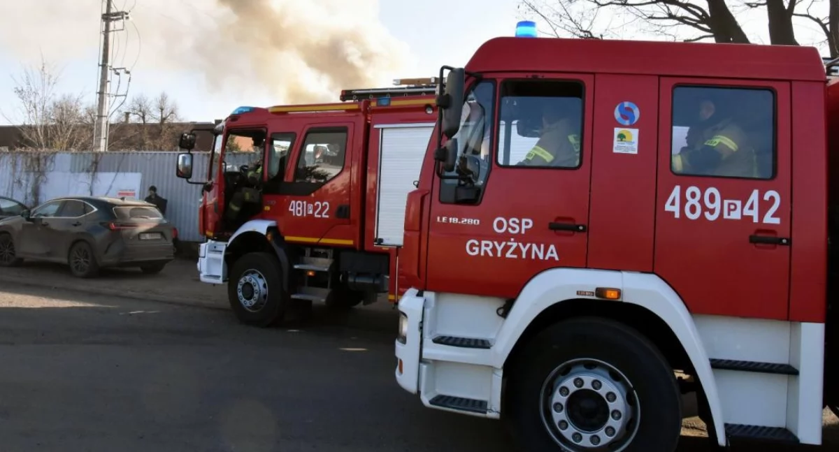 Pożar w zakładzie recyklingu odpadów w Przysiece Polskiej! Trwa gaszenie!