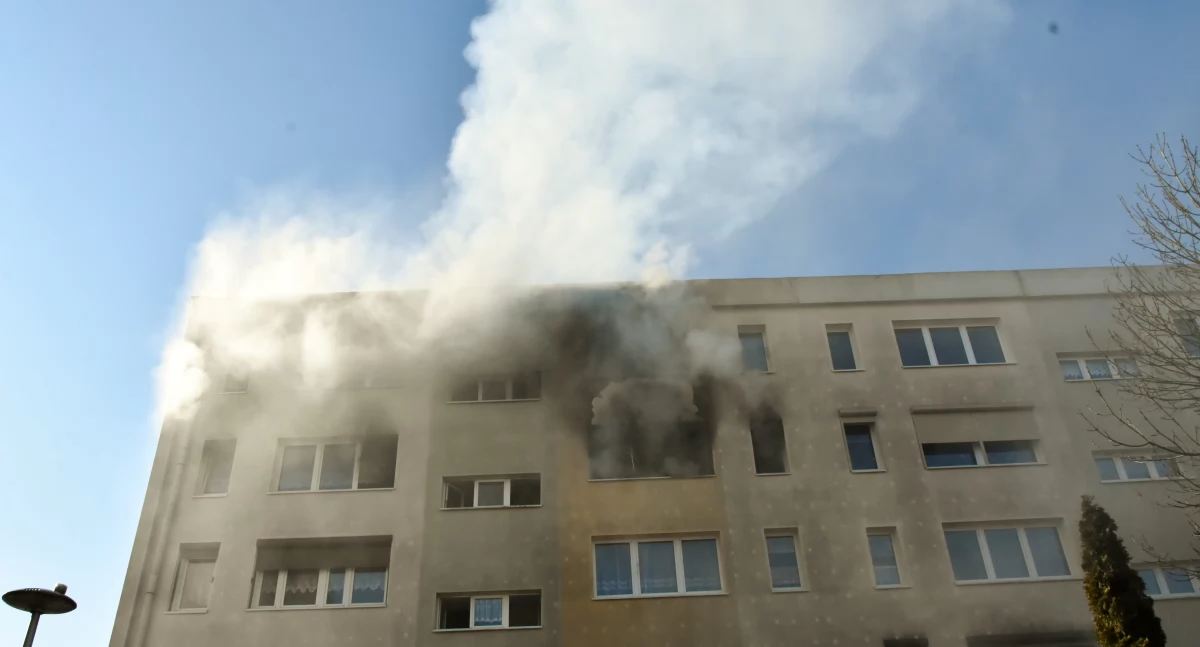Pożar mieszkania na Jagiellońskim w Kościanie [ZDJĘCIA]