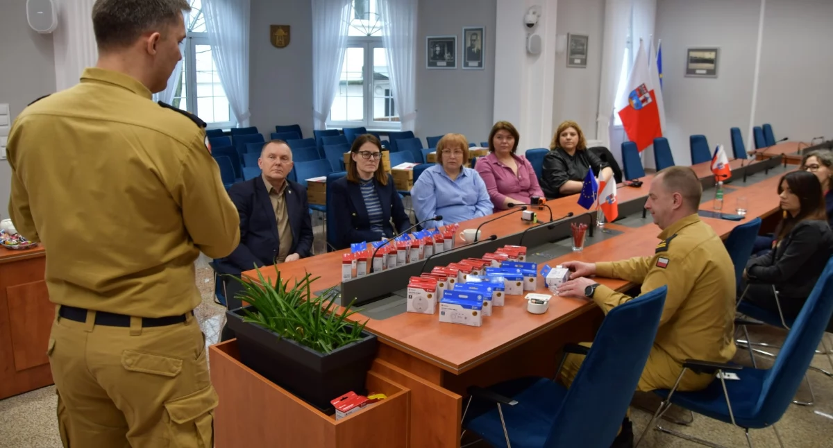 Przekazano czujki tlenku węgla i dymu