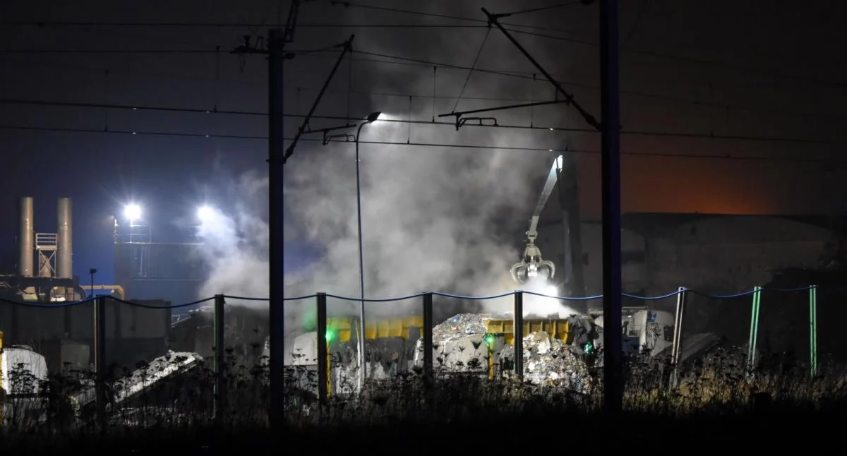 Zapaliła się hałda odpadów. Pożar w Przysiece Polskiej