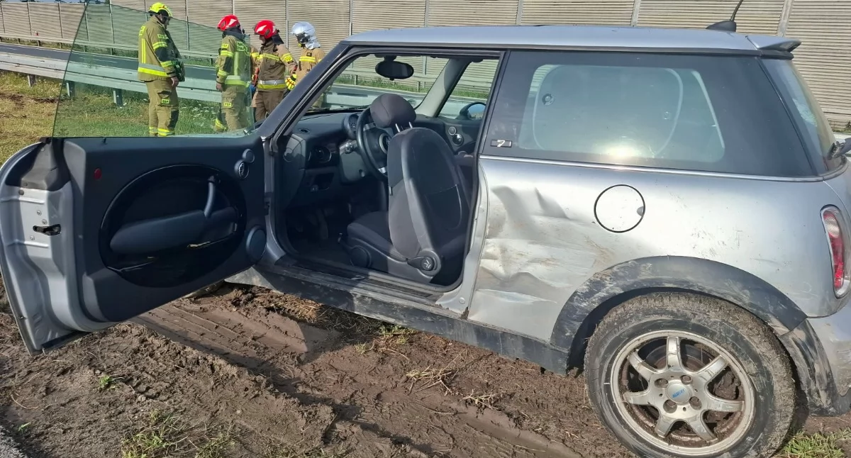 Kolizja Mini ze Scanią na S5 [ZDJĘCIA]