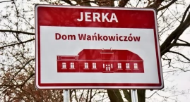 W Jerce ustawiono tabliczki informujące o Domu Wańko&hellip;
