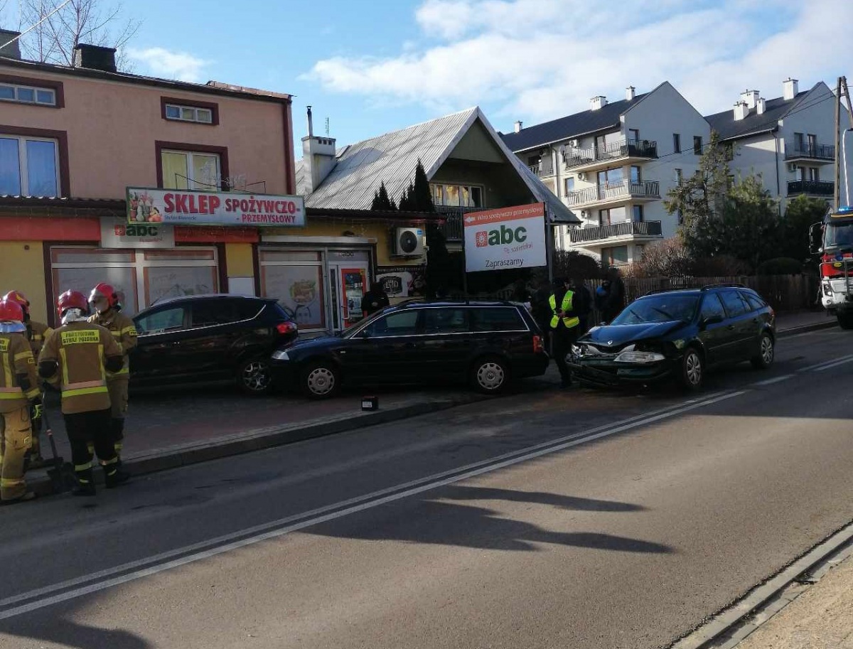 Nietrzeźwy kierowca spowodował zderzenie trzech pojazdów