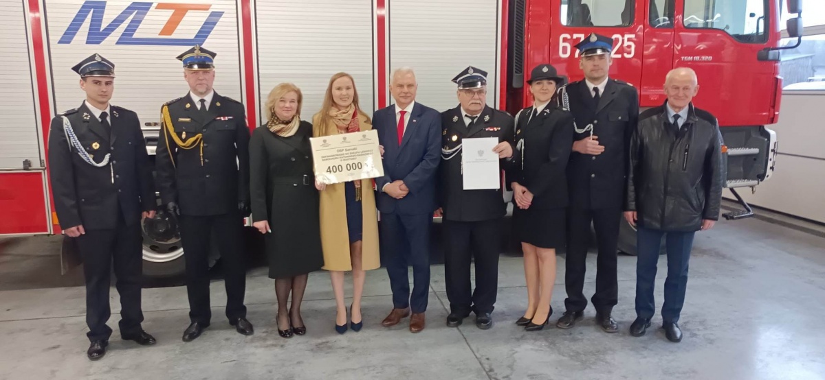 Lekki samochód ratowniczo-gaśniczny dla OSP Sarnaki