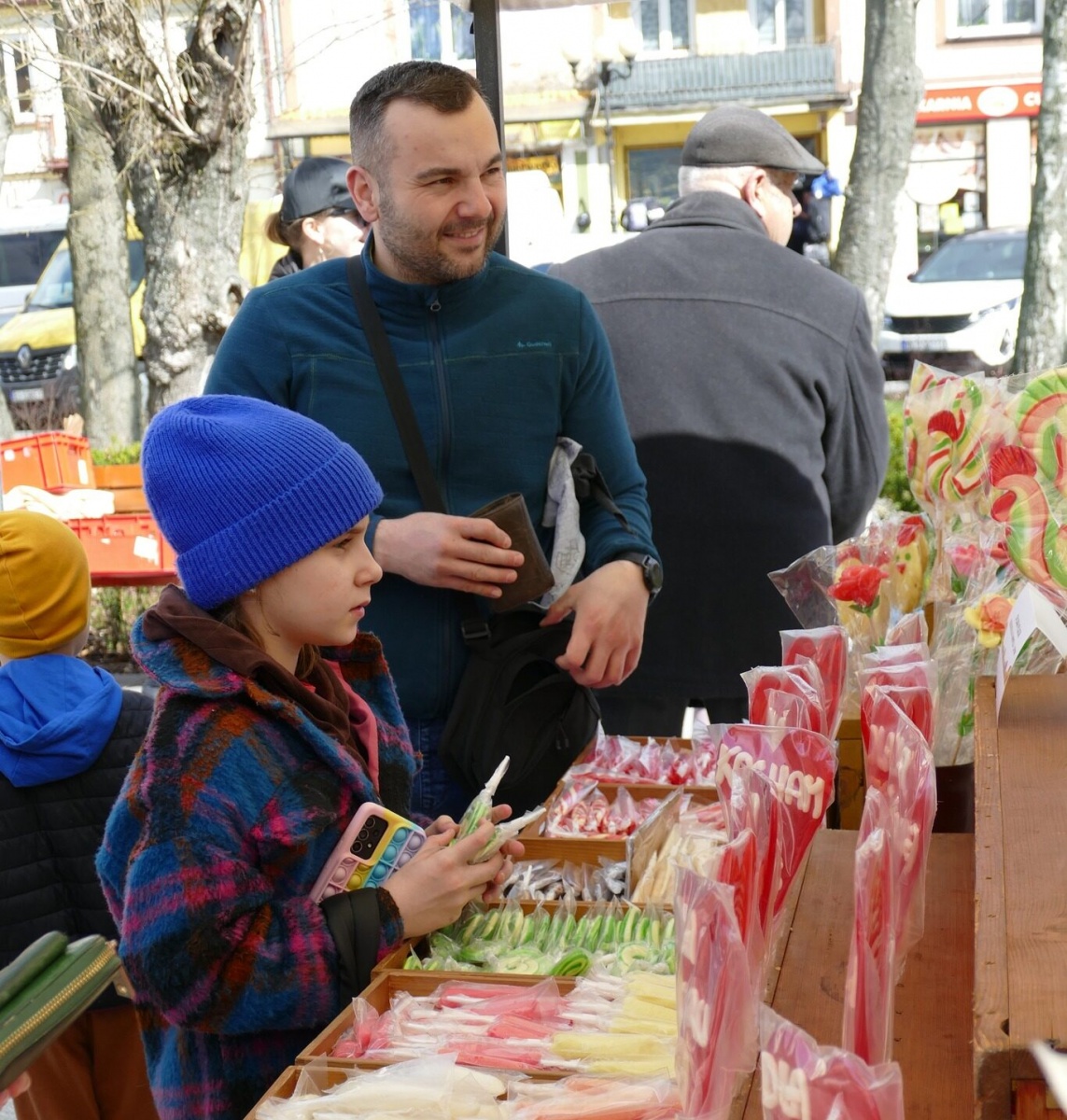 Palmy, pisanki, stroiki wielkanocne i świąteczne wypieki