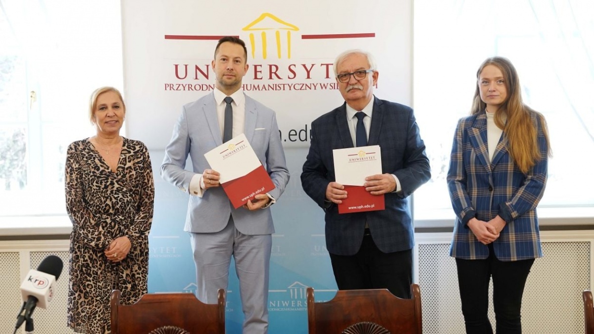 Planują lekcje akademickie w liceum