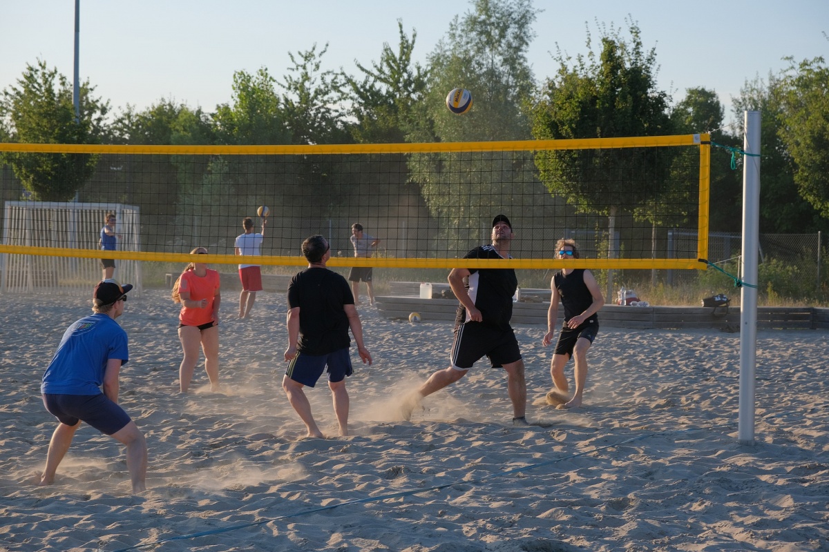 Sprawdź się w turnieju siatkówki plażowej
