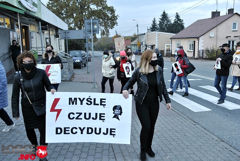 Spacer jako protest w obronie praw kobiet