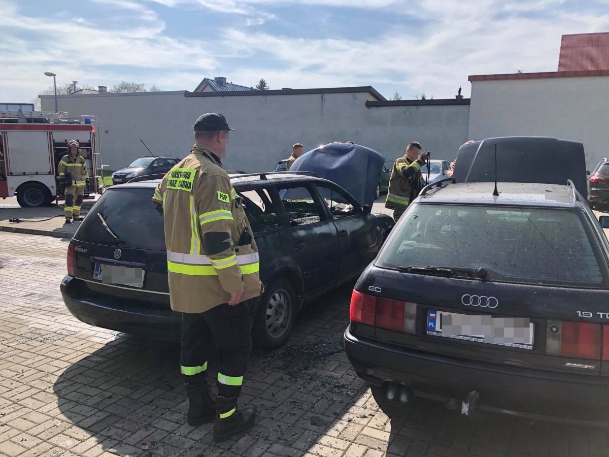 Pożar auta na parkingu szpitalnym