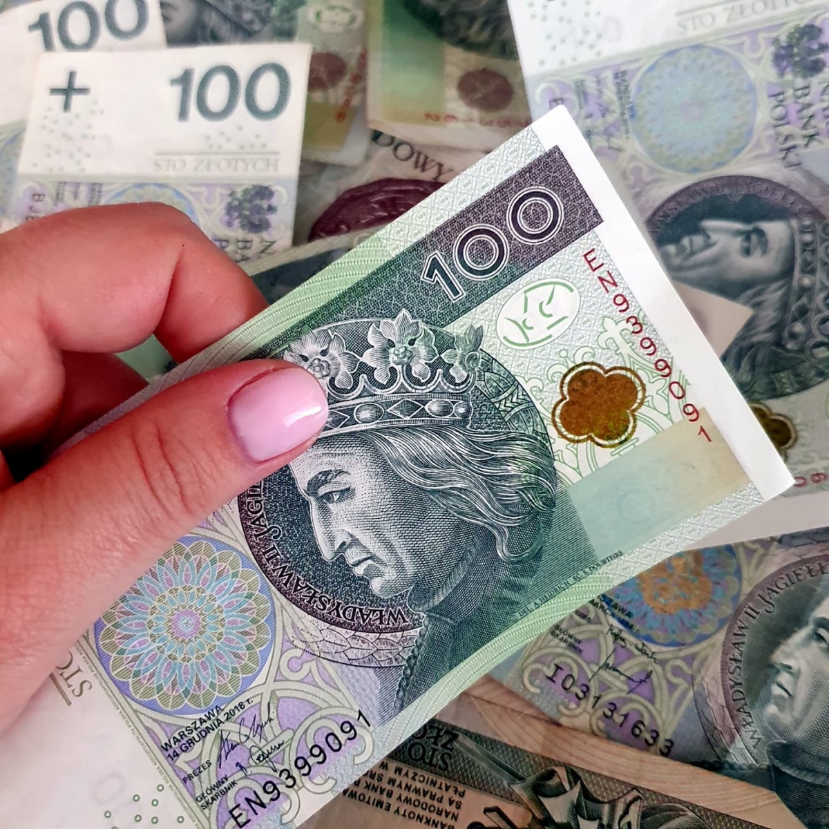 Pożyczyła cudzoziemcowi ponad 75 tys zł