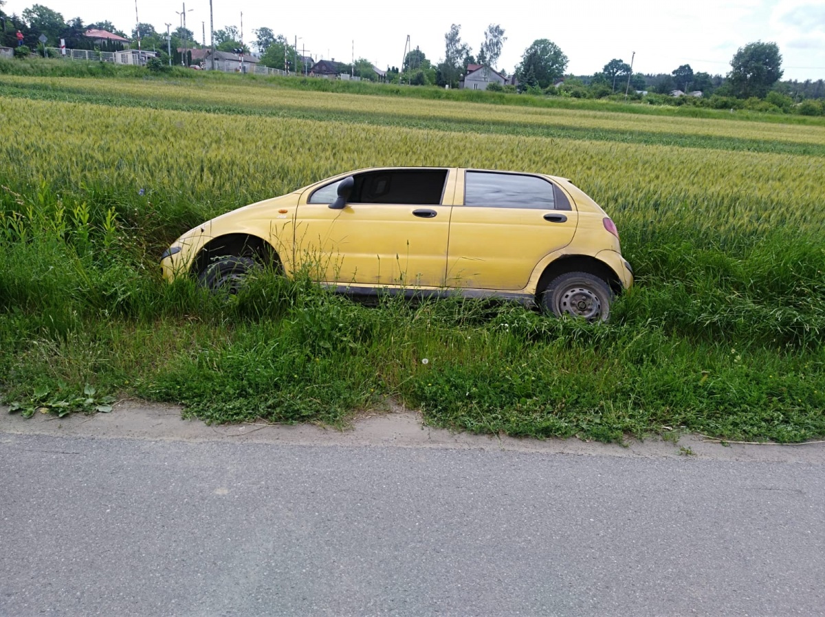 Pijany wjechał do rowu