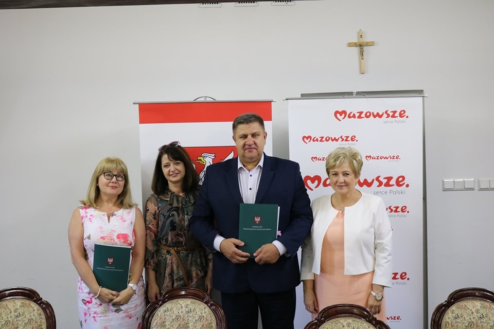 343 tys zł trafi do gmin powiatu łosickiego na modernizację boisk sportowych oraz pracownie językowe i informatyczne