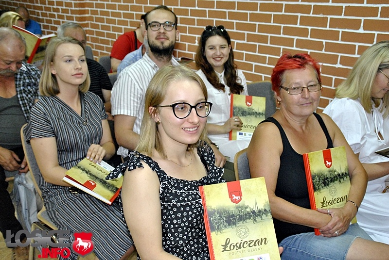 Łosiczanie na kartach albumu