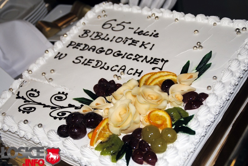Medal od Marszałka i dyplomy uznania dla pracowników Biblioteki Pedagogicznej