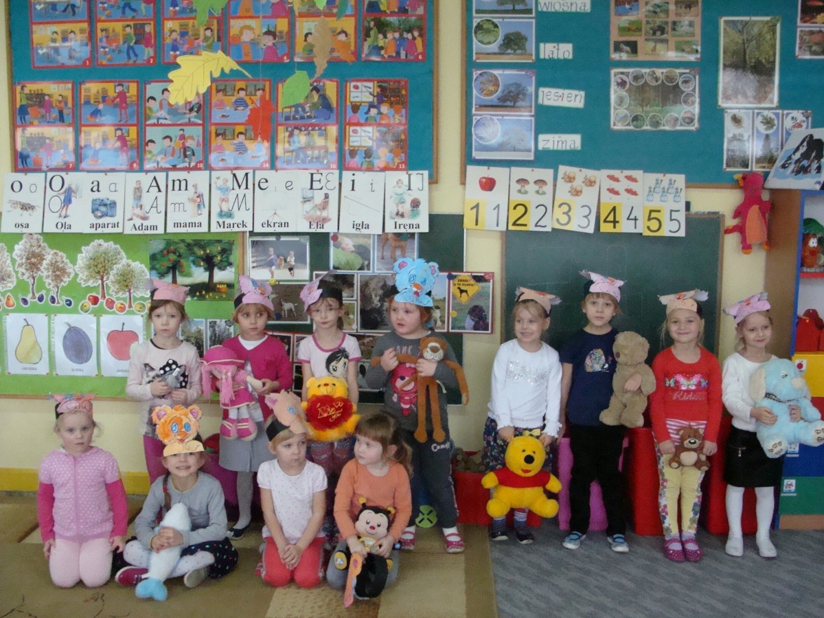 ŚWIATOWY DZIEŃ PLUSZOWEGO MISIA W PRZEDSZKOLU SAMORZĄDOWYM W NIEMOJKACH