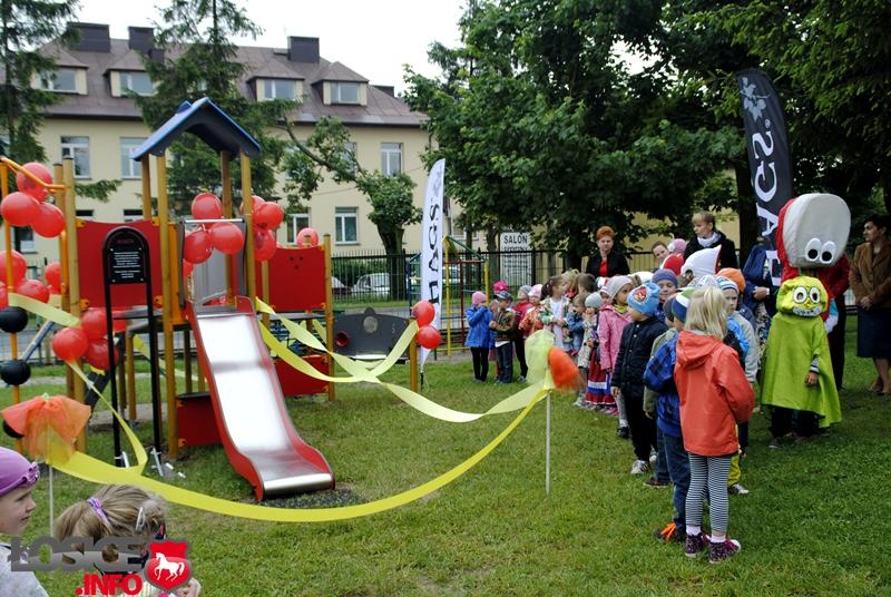 Już jest nowy sprzęt na placu zabaw w Przedszkolu