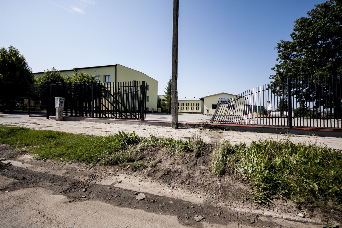 A taki piękny był płot przy LO