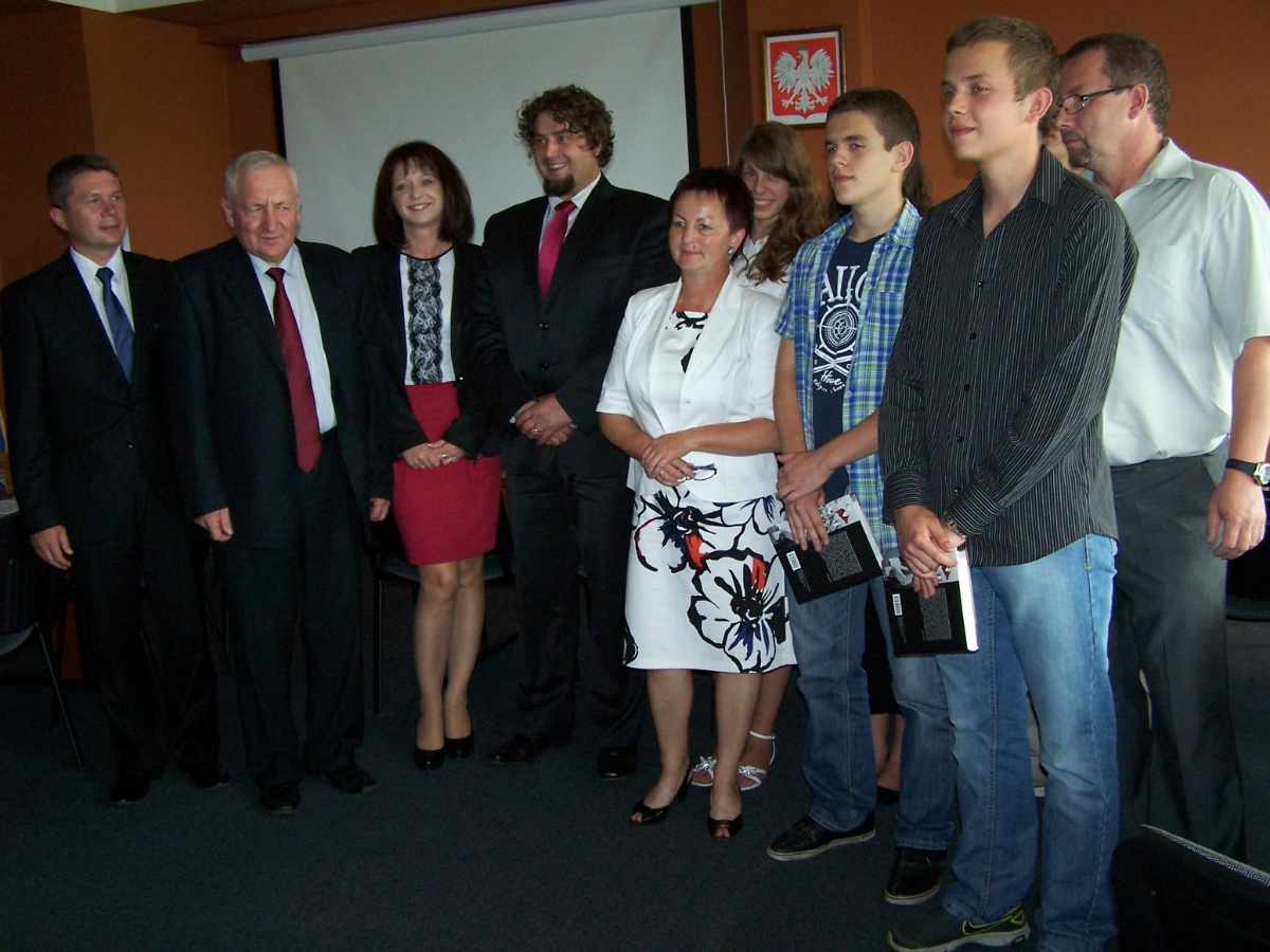 Finaliści konkursu JA TITAN na sesji rady powiatu